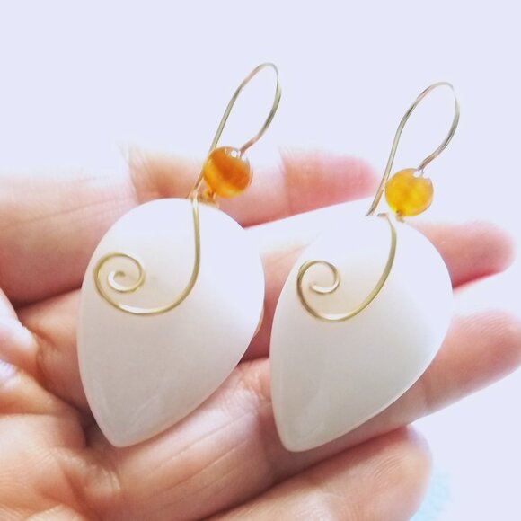 OOAK White & Brown Statement Teardrop Earrings! Feminine Classy Fall Elegance - Picture 6 of 10